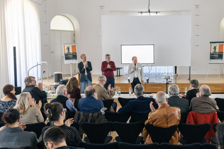 Bild Timeline Mai 2025